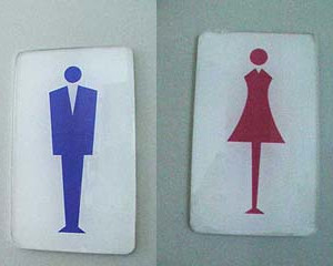 トイレマークで男女ともに一本足タイプのもの 女性ドレスがスッキリ系 No 003 トイレマークつれづれ